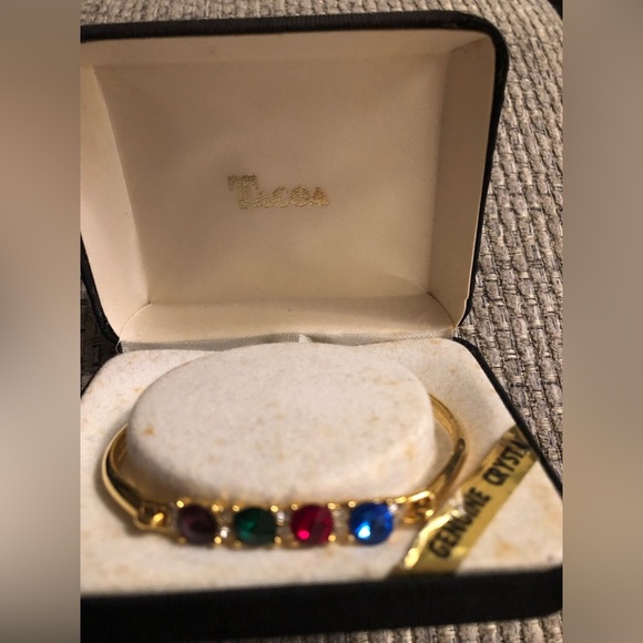 Tacoa Crystal Bracelet With Five Crystal Stones With Gold Tone - Picture 3 of 5